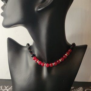 Ruby Tuesday, a choker of red jade, Swarovski crystals and Onyx, very beautiful
